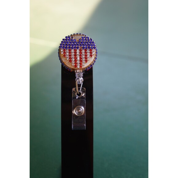 American Flag Love Sweet Temperament Heart Shaped Retractable ID Badge Holder - Picture 3 of 3